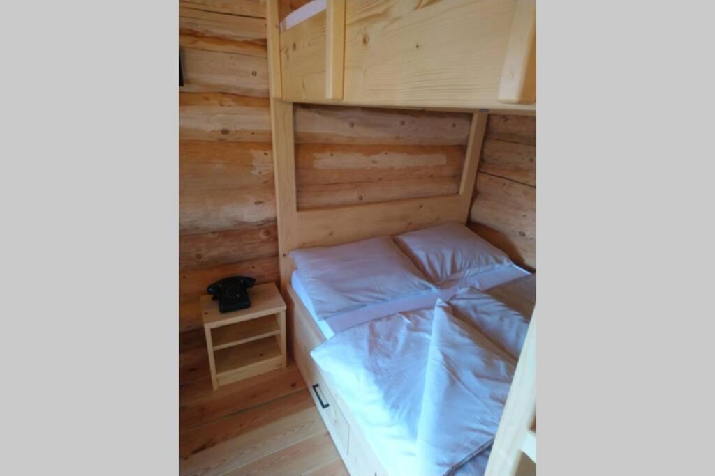 Hut At The Forest Male Brusnice Экстерьер фото